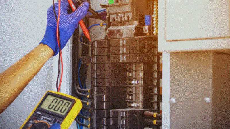 Common Commercial Electrical Issues and How Professional Electricians Prevent Downtime